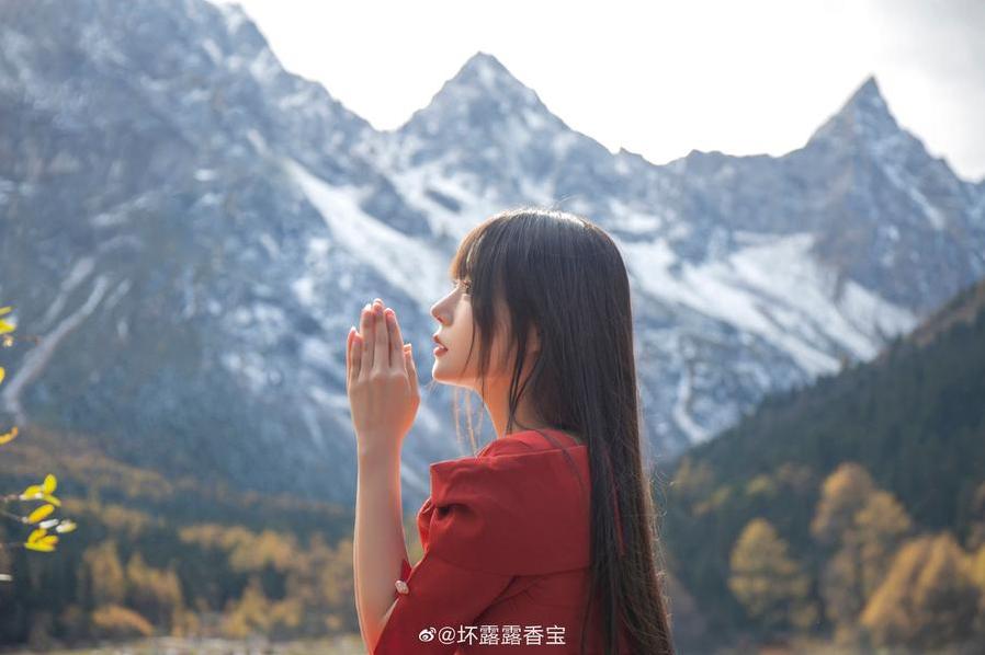 「俊美图香草喵露露」照片集，闪耀视野